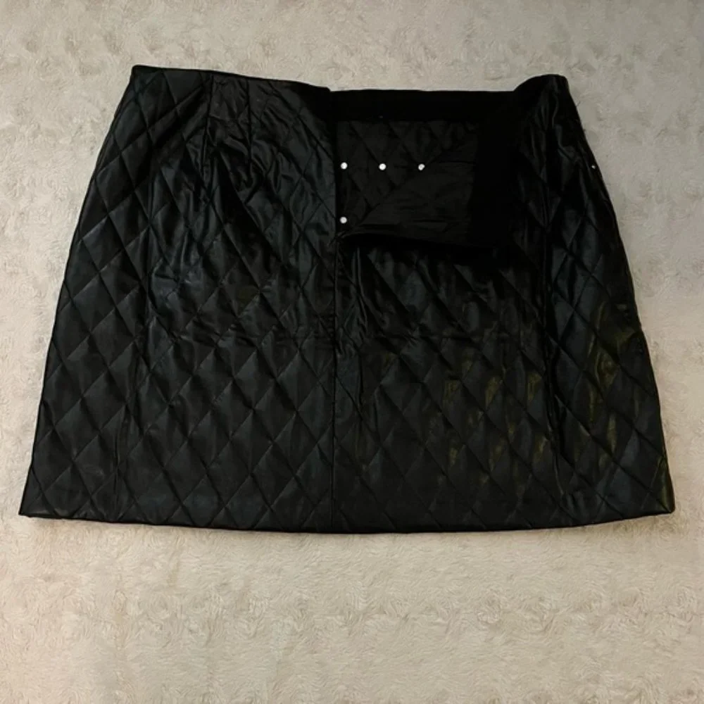 Eloquii Quilted Faux Leather Skirt With Studs Size 22 - Picture 4 of 10